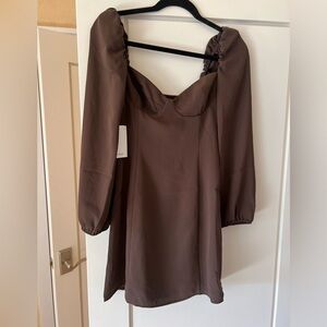 Aritzia Wilfred New Novella Dress
Color: rich mocha Brown
Size: 4
